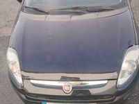 Usado Fiat Punto 90 HP (66 kW) 2011 Sedan