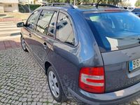 usado Skoda Fabia 2006 1.2 12V Cinzento 213.000 km 4 Pneus Novos