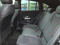 Usado Mercedes GLA200 Advanced Plus 163 HP (119 kW) 2025 Preto cosmos SUV