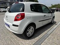 Usado Renault Clio II Dynamique 85 HP (62 kW) 2008 Branco Citadino