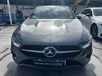 Usado Mercedes A200 163 HP (119 kW) 2024 Cinzento Citadino