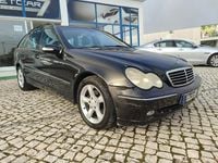 Usado Mercedes C220 Avantgarde 150 HP (110 kW) 2005 Azul Carrinha