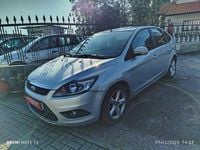 Usado Ford Focus 90 HP (66 kW) 2010 Cinzento