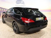 Usado Mercedes CLA180 Shooting Brake Urban 109 HP (80 kW) 2016 Preto Carrinha