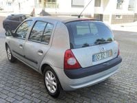 Usado Renault Clio II 75 HP (55 kW) 2002