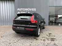 Usado Volvo XC40 Momentum 150 HP (110 kW) 2019 Preto SUV