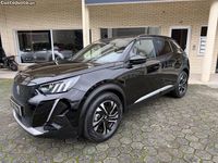 Usado Peugeot e-2008 GT 100 kW (136 HP) 2023 Preto SUV