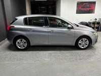 Usado Peugeot 308 Allure 130 HP (95 kW) 2020 Cinza