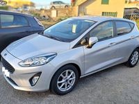 Usado Ford Fiesta Active 85 HP (62 kW) 2018 Cinza Citadino