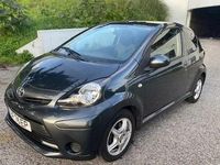 Usado Toyota Aygo 68 HP (50 kW) 2013 Cinzento Citadino
