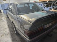 Usado Mercedes C250 150 HP (110 kW) 1988 Sedan