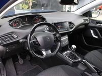 Usado Peugeot 308 SW Active 102 HP (75 kW) 2019 Azul Carrinha