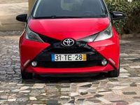 Usado Toyota Aygo X-play 69 HP (50 kW) 2017 Vermelho Citadino