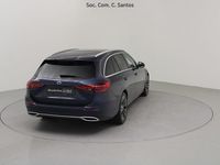 Usado Mercedes C220 Avantgarde 197 HP (144 kW) 2024 Vermelho Carrinha