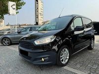 Usado Ford Courier Trend 75 HP (55 kW) 2016 Preto Monovolume