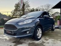 Usado Ford Fiesta Trend 65 HP (47 kW) 2014 Cinzento Citadino