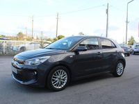 Usado Kia Rio 90 HP (66 kW) 2018 Cinzento