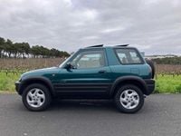 Usado Toyota RAV4 129 HP (94 kW) 1997 Verde Citadino
