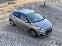 Usado Peugeot 208 Signature Sky 82 HP (60 kW) 2019 Cinza Citadino