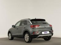 Usado VW T-Roc 110 HP (80 kW) 2023 Cinzento SUV