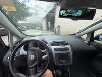 Usado Seat Altea 105 HP (77 kW) 2012 Cinzento Carrinha