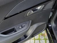 Usado Peugeot 2008 131 HP (96 kW) 2020 Preto SUV