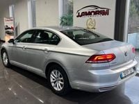 Usado VW Passat 150 HP (110 kW) 2018 Cinza prata Sedan