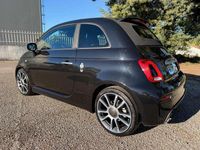 Usado Abarth 595C 165 HP (121 kW) 2019 Preto Cabrios