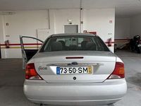 Usado Ford Focus Ghia 100 HP (73 kW) 2001 Sedan