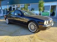 Usado Jaguar XJ 206 HP (151 kW) 2006 Preto Sedan