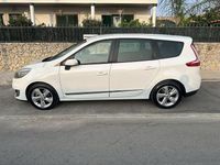 Usado Renault Scénic III 100 HP (73 kW) 2012 Monovolume