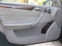 Usado Mercedes 220 143 HP (105 kW) 2002 Sedan