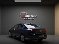 Usado VW Passat Highline 120 HP (88 kW) 2017 Azul Sedan