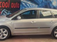 Usado Ford Focus Trend 80 HP (58 kW) 2006 Cinza prata Carrinha
