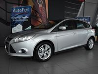 Usado Ford Focus Trend 95 HP (69 kW) 2012 Cinzento Citadino