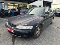 Usado Opel Vectra 100 HP (73 kW) 1999 Azul Carrinha