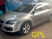 Usado Ford Focus Trend 80 HP (58 kW) 2006 Cinza prata Carrinha