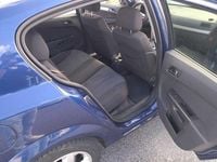 Usado Opel Astra 90 HP (66 kW) 2008 Sedan