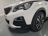 Usado Peugeot 3008 Allure 130 HP (95 kW) 2019 Branco SUV