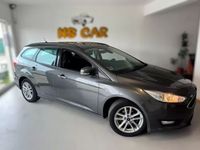 Usado Ford Focus 120 HP (88 kW) 2015 Cinzento Carrinha