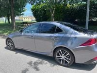 Usado Lexus IS300h 243 HP (178 kW) 2017 Cinzento Sedan