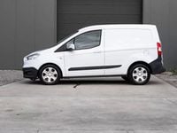 Usado Ford Courier 90 HP (66 kW) 2017 Branco Monovolume