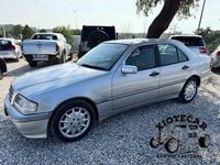 Usado Mercedes C220 Classic 95 HP (69 kW) 1998 Sedan
