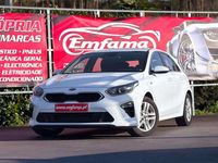 Usado Kia Ceed Urban 120 HP (88 kW) 2021 Branco Citadino