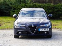 Usado Alfa Romeo Giulia 150 HP (110 kW) 2017 Cinzento Sedan