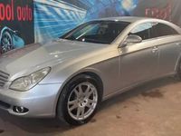 Usado Mercedes CLS320 224 HP (164 kW) 2005 Cinza prata Sedan