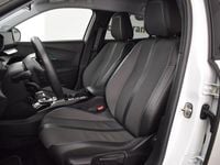 Usado Peugeot e-2008 Allure 100 kW (136 HP) 2021 Branco SUV