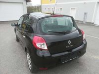 usado Renault Clio III K9K-T7 Diesel 65kW / 86HP in Madeira