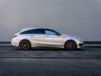 usado Mercedes CLA220 Shooting Brake AMG Line Aut. Pack Orange (177CV)