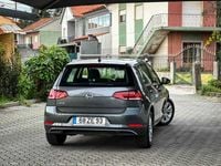 Usado VW Golf VII 115 HP (84 kW) 2019 Cinzento Citadino